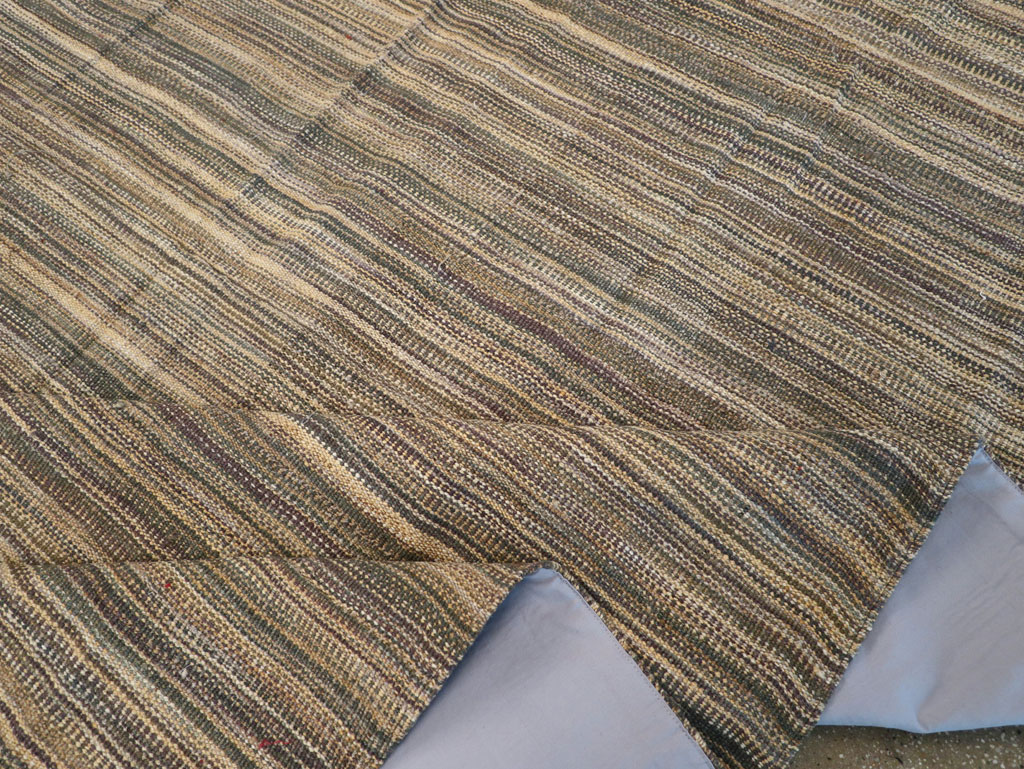 Modern Turkish Flatweave Room Size Carpet, No.30638 - Galerie Shabab