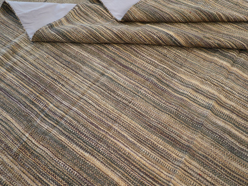 Modern Turkish Flatweave Room Size Carpet, No.30638 - Galerie Shabab