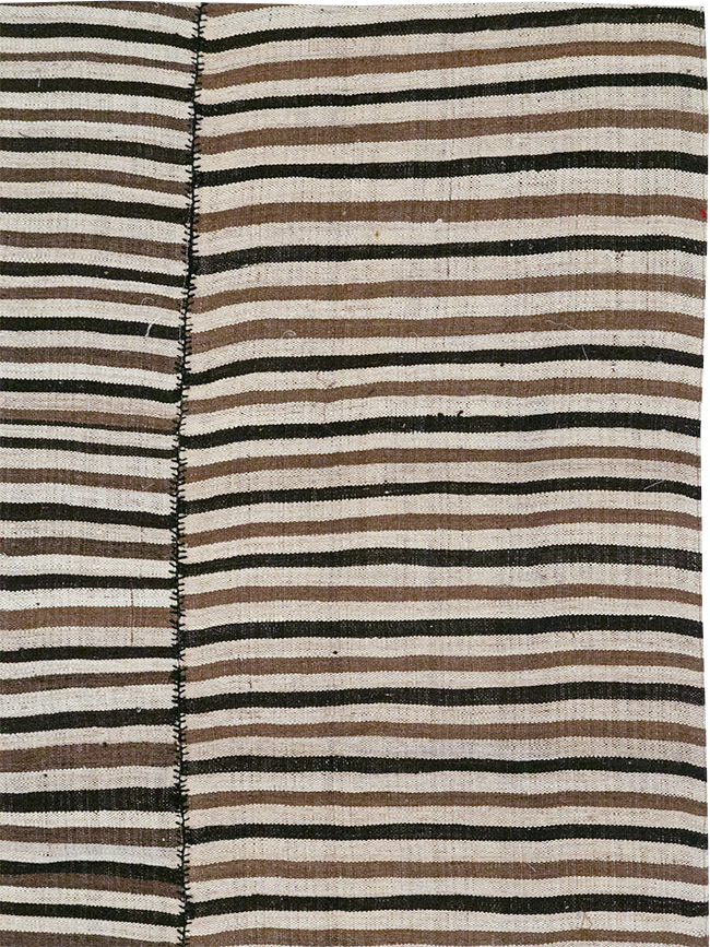 Vintage Persian Flatweave Kilim Room Size Carpet, No.30639 - Galerie Shabab
