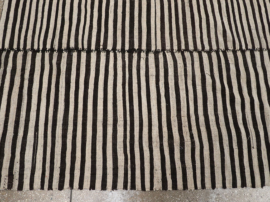 Vintage Persian Flatweave Kilim Gallery Carpet, No.30642 - Galerie Shabab