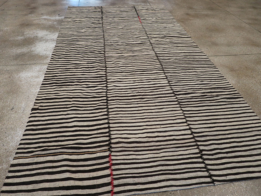 Vintage Persian Flatweave Kilim Gallery Carpet, No.30642 - Galerie Shabab