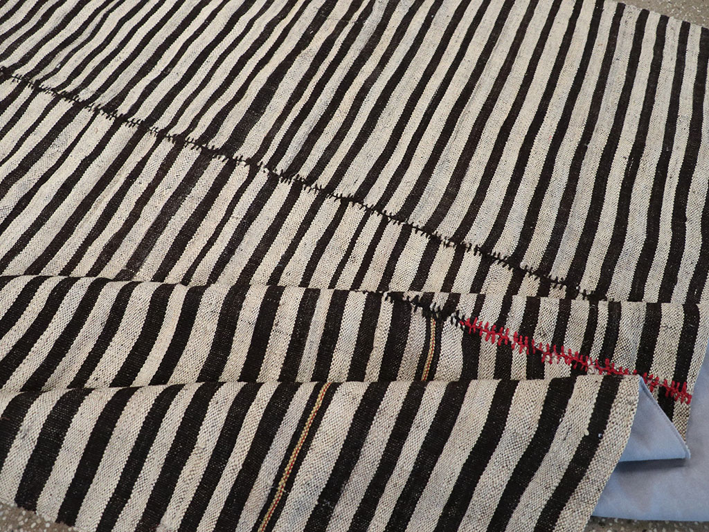 Vintage Persian Flatweave Kilim Gallery Carpet, No.30642 - Galerie Shabab