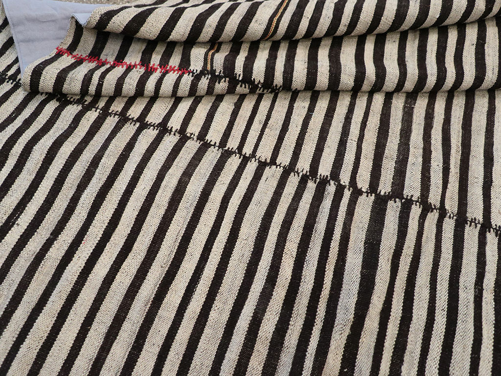 Vintage Persian Flatweave Kilim Gallery Carpet, No.30642 - Galerie Shabab