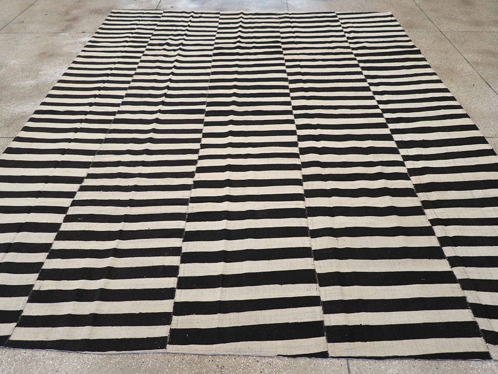 Modern Persian Flatweave Kilim Room Size Carpet, No.30644 - Galerie Shabab