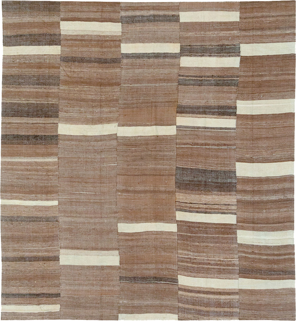 Vintage Turkish Flatweave Kilim Room Size Carpet, No.30654 - Galerie Shabab