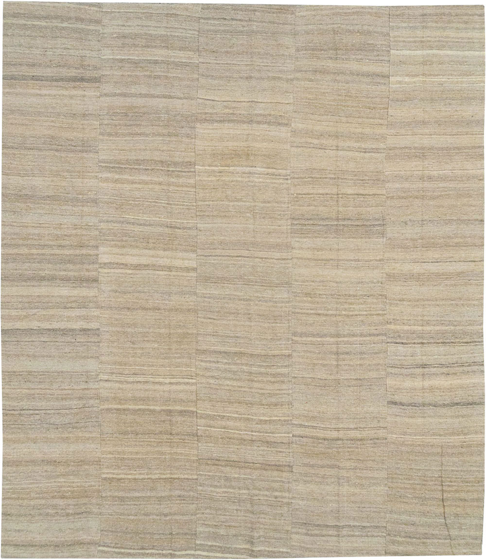Vintage Turkish Flatweave Kilim Room Size Carpet, No.30660 - Galerie Shabab
