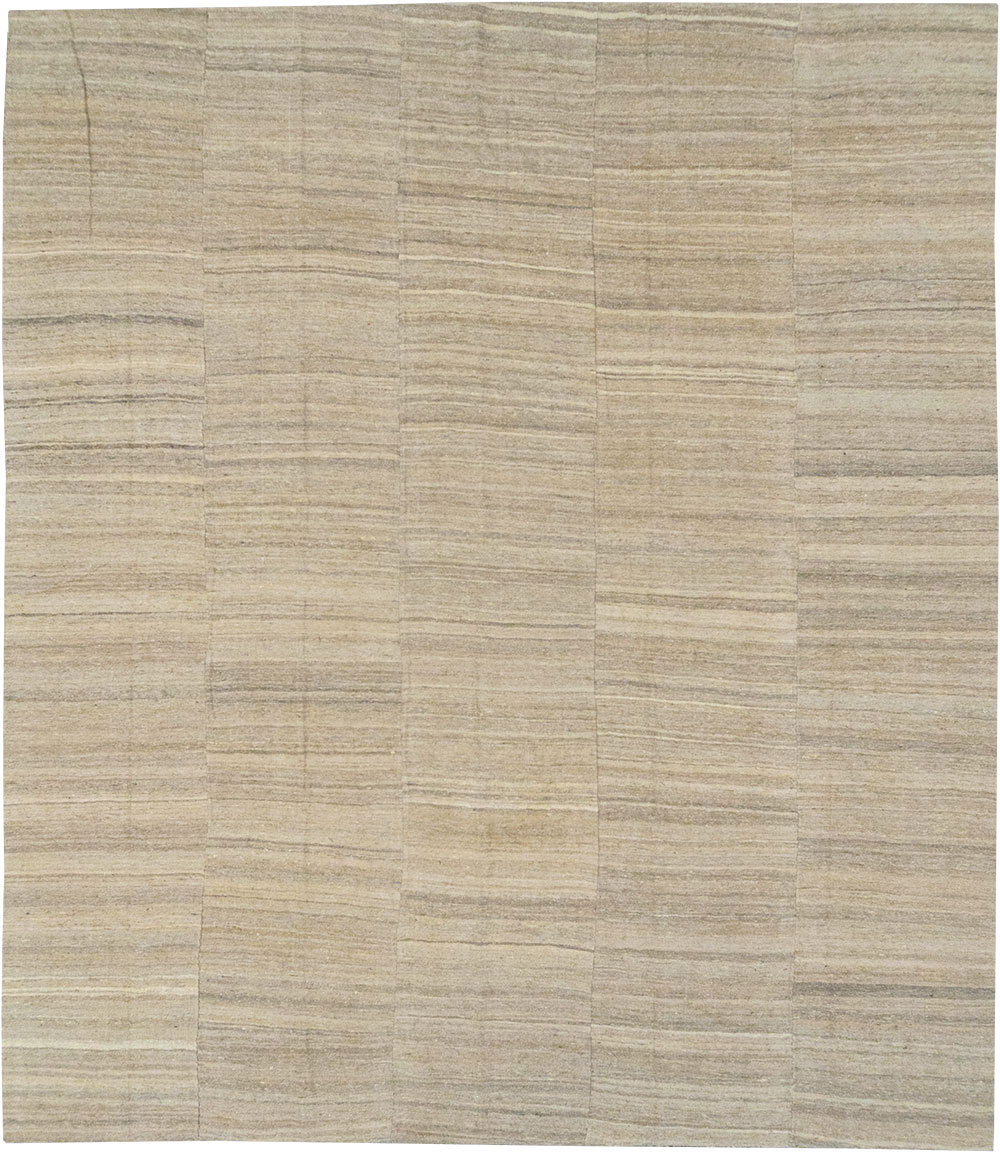 Vintage Turkish Flatweave Kilim Room Size Carpet, No.30660 - Galerie Shabab