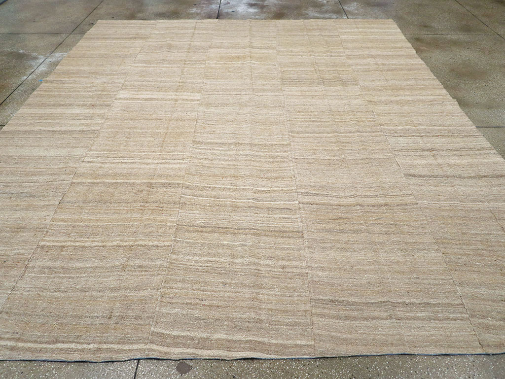 Vintage Turkish Flatweave Kilim Room Size Carpet, No.30660 - Galerie Shabab