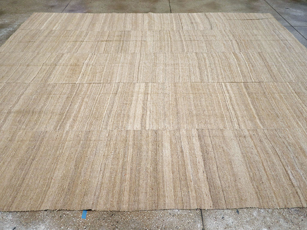 Vintage Turkish Flatweave Kilim Room Size Carpet, No.30660 - Galerie Shabab