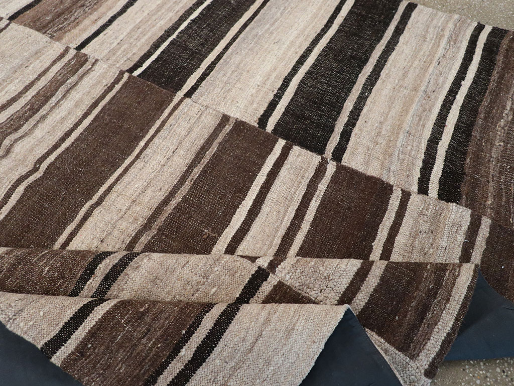 Vintage Persian Flatweave Kilim Accent Carpet, No.30662 - Galerie Shabab