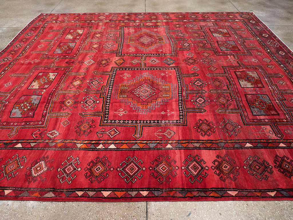 Vintage Turkish Anatolian Room Size Carpet, No.30691 - Galerie Shabab