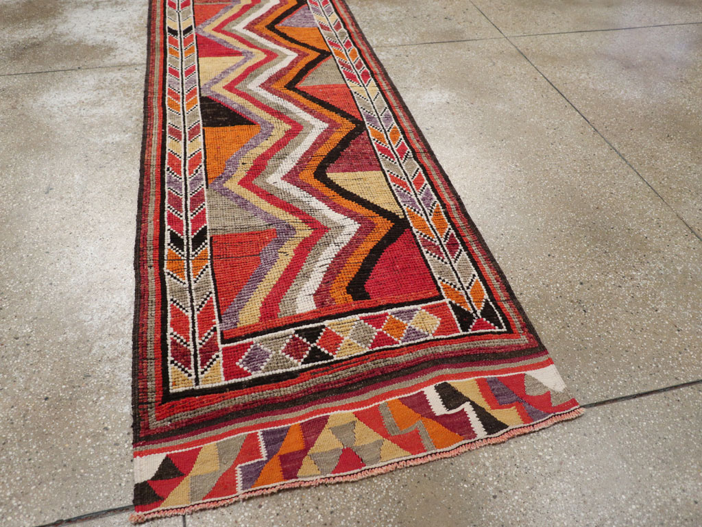Vintage Turkish Anatolian Runner, No.30699 - Galerie Shabab