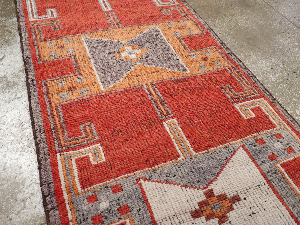 Vintage Turkish Anatolian Tribal Runner, No.30706 - Galerie Shabab