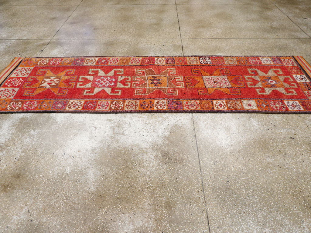 Vintage Turkish Anatolian Tribal Runner, No.30709 - Galerie Shabab