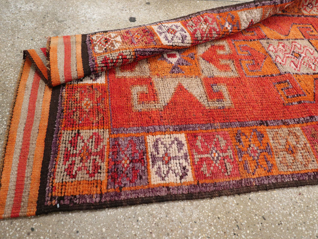 Vintage Turkish Anatolian Tribal Runner, No.30709 - Galerie Shabab