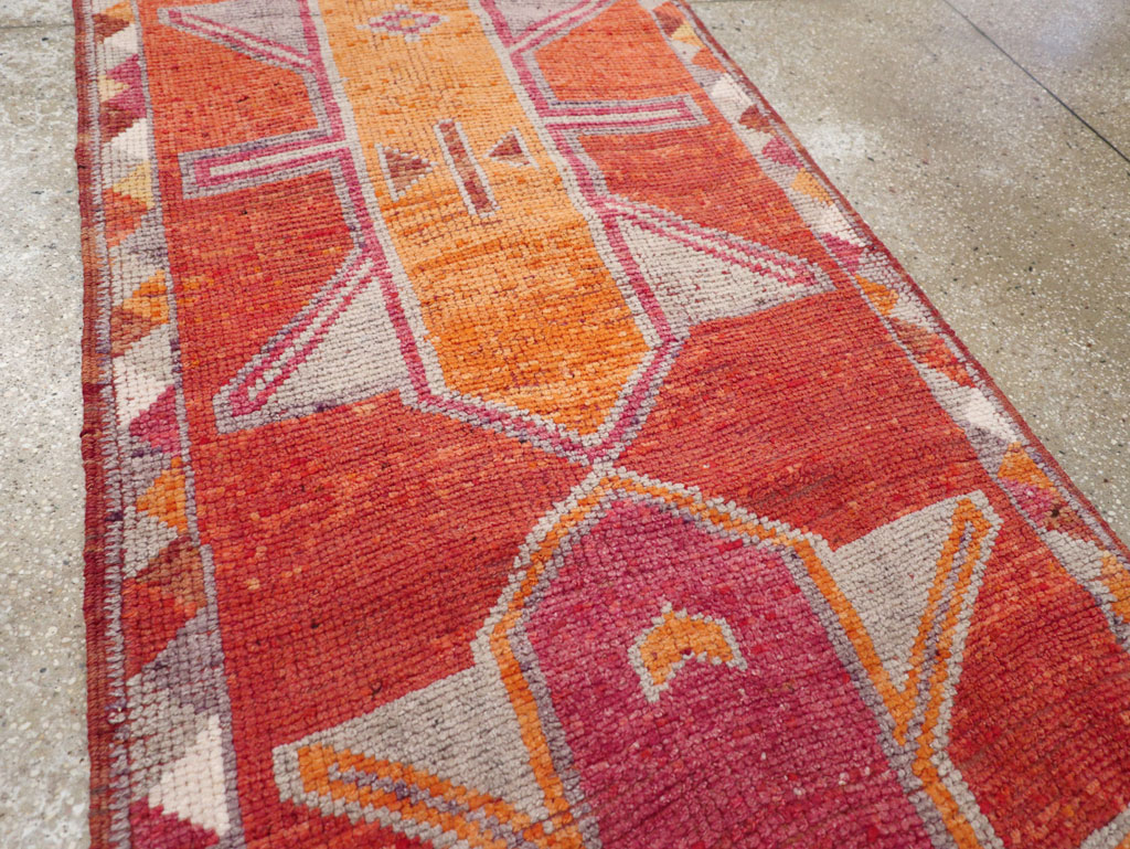 Vintage Turkish Anatolian Tribal Runner, No.30711 - Galerie Shabab