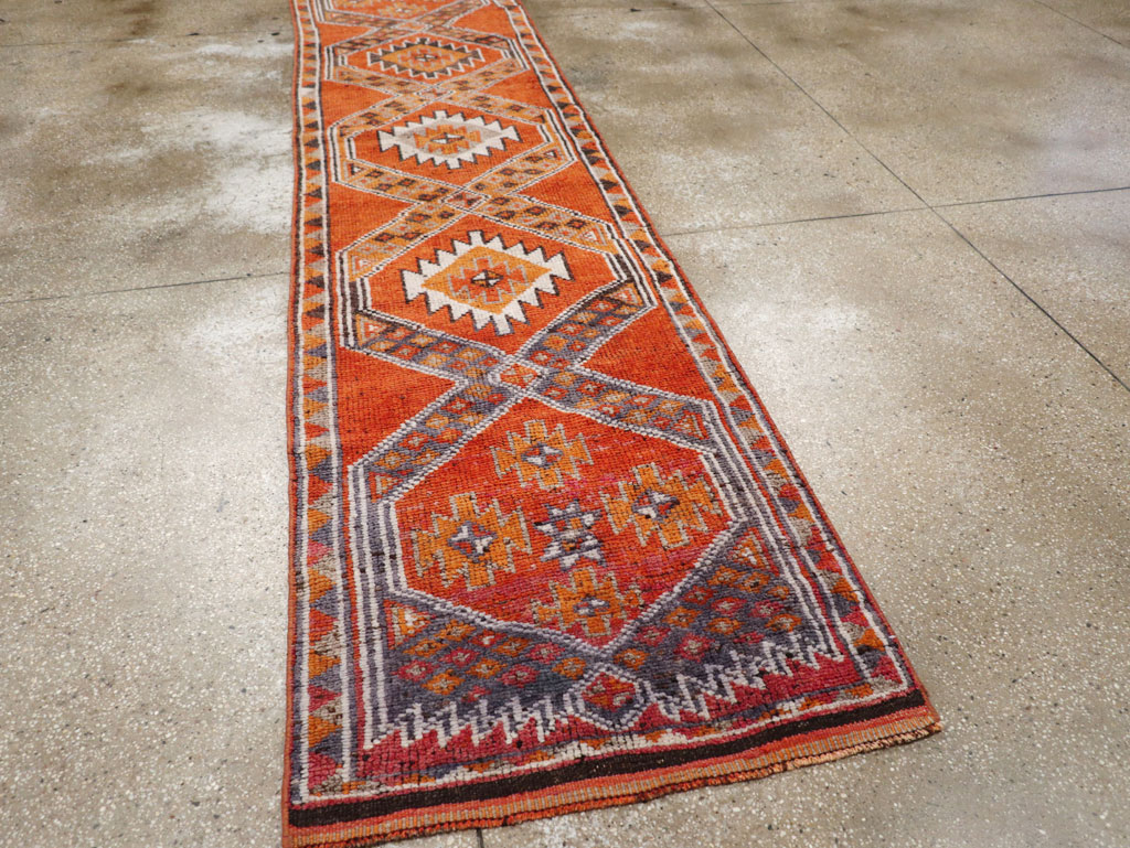 Vintage Turkish Anatolian Tribal Runner, No.30712 - Galerie Shabab