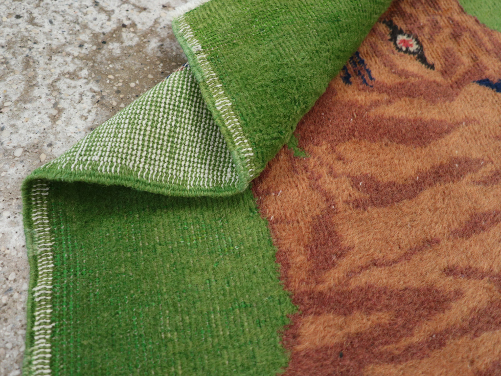 Vintage Turkish Anatolian Pictorial Throw Rug, No.30723 - Galerie Shabab