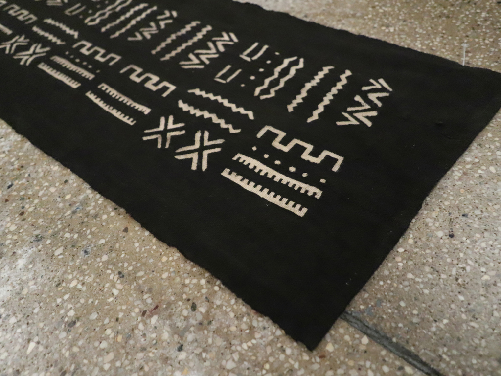 Vintage Indonesian Textile Runner, No.30726 - Galerie Shabab