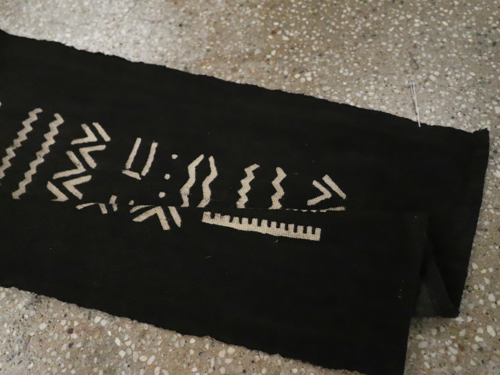 Vintage Indonesian Textile Runner, No.30726 - Galerie Shabab