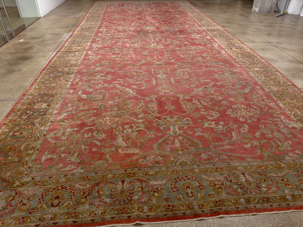 Antique Persian Sarouk Oversize Carpet, No.30743 - Galerie Shabab