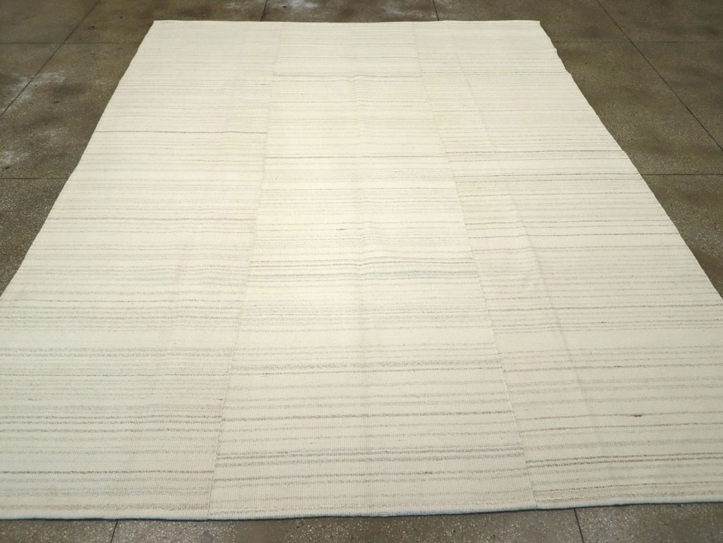 Modern Turkish Flatweave Room Size Carpet, No.30745 - Galerie Shabab