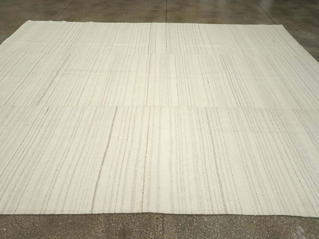 Modern Turkish Flatweave Room Size Carpet, No.30745 - Galerie Shabab