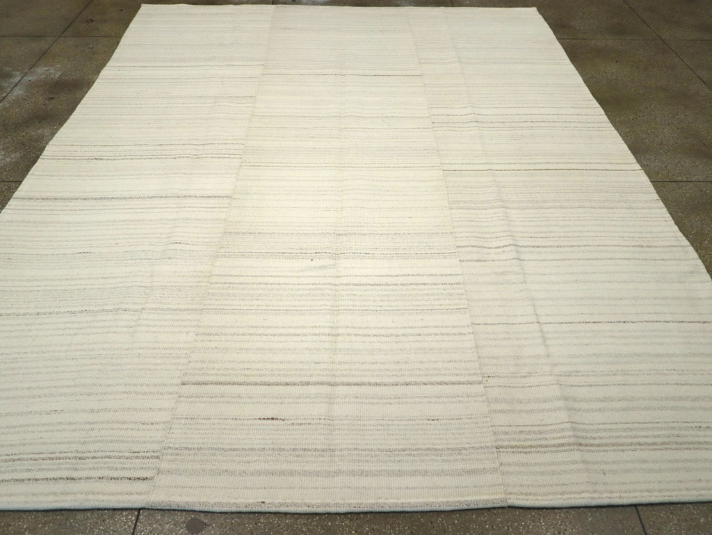 Modern Turkish Flatweave Room Size Carpet, No.30746 - Galerie Shabab