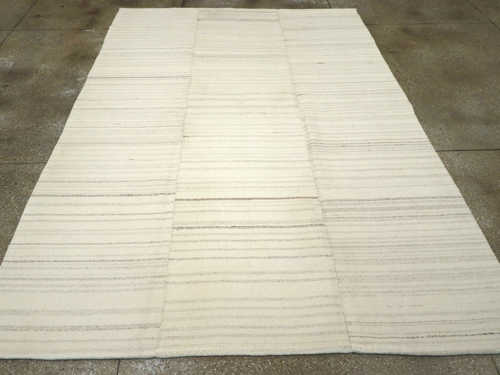 Modern Turkish Flatweave Small Room Size Carpet, No.30747 - Galerie Shabab