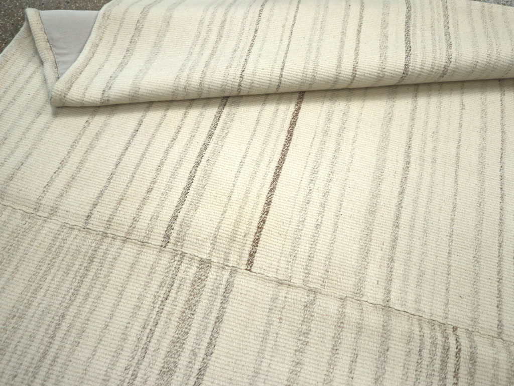 Modern Turkish Flatweave Small Room Size Carpet, No.30747 - Galerie Shabab