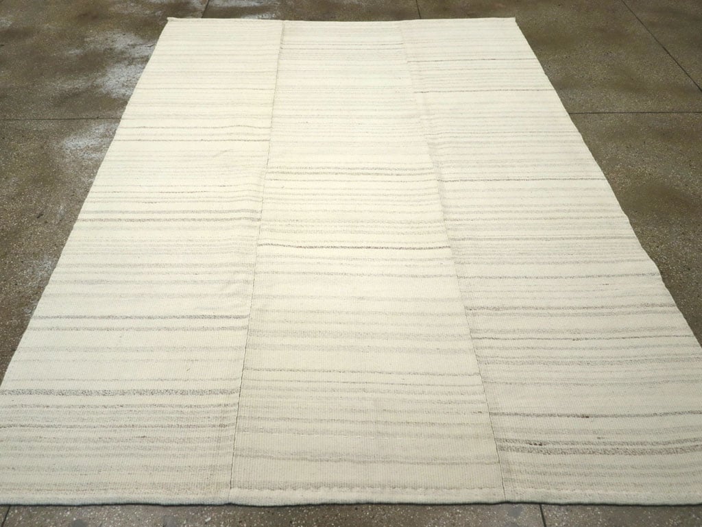 Modern Turkish Flatweave Small Room Size Carpet, No.30748 - Galerie Shabab