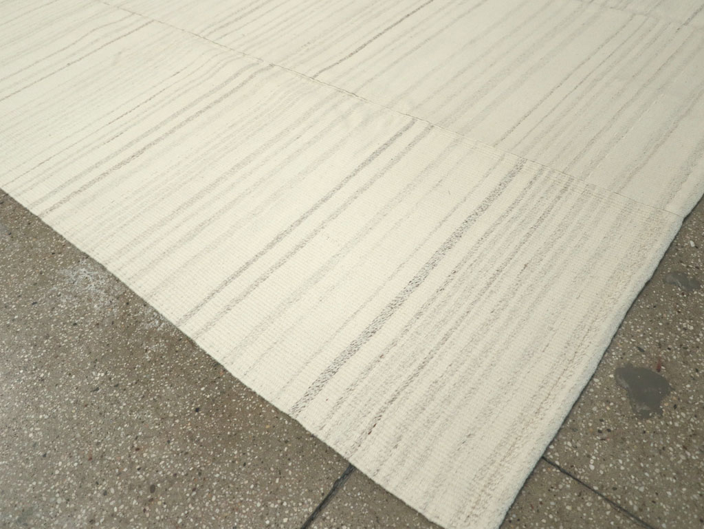 Modern Turkish Flatweave Small Room Size Carpet, No.30748 - Galerie Shabab