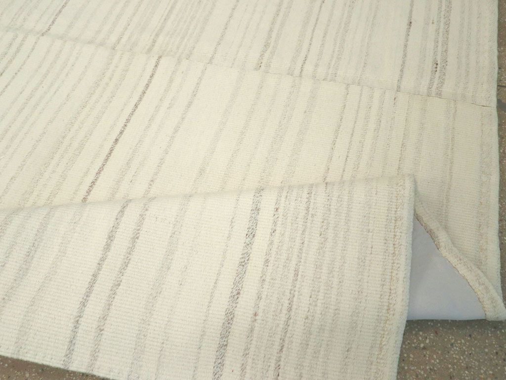 Modern Turkish Flatweave Small Room Size Carpet, No.30748 - Galerie Shabab