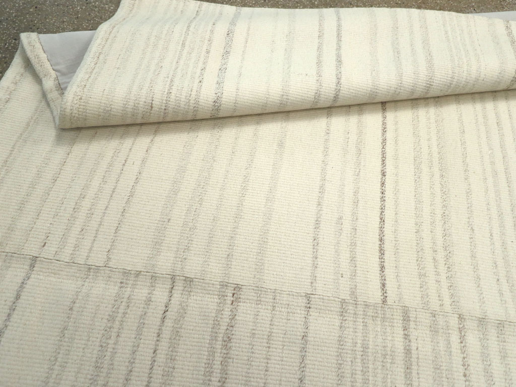 Modern Turkish Flatweave Small Room Size Carpet, No.30748 - Galerie Shabab