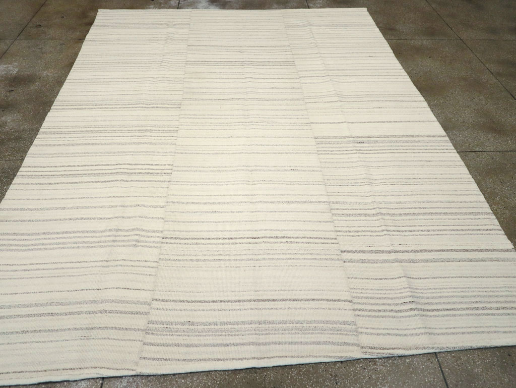 Modern Turkish Flatweave Room Size Carpet, No.30749 - Galerie Shabab