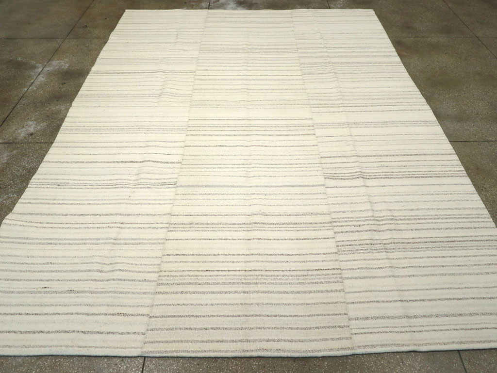 Modern Turkish Flatweave Room Size Carpet, No.30750 - Galerie Shabab
