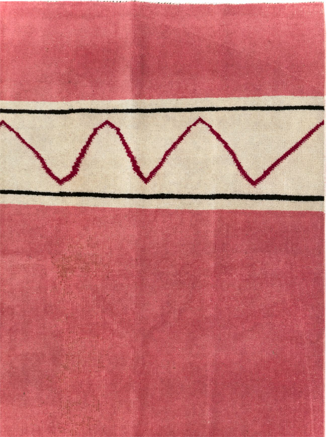 Vintage Turkish Anatolian Art Deco Style Small Room Size Carpet, No.30753 - Galerie Shabab