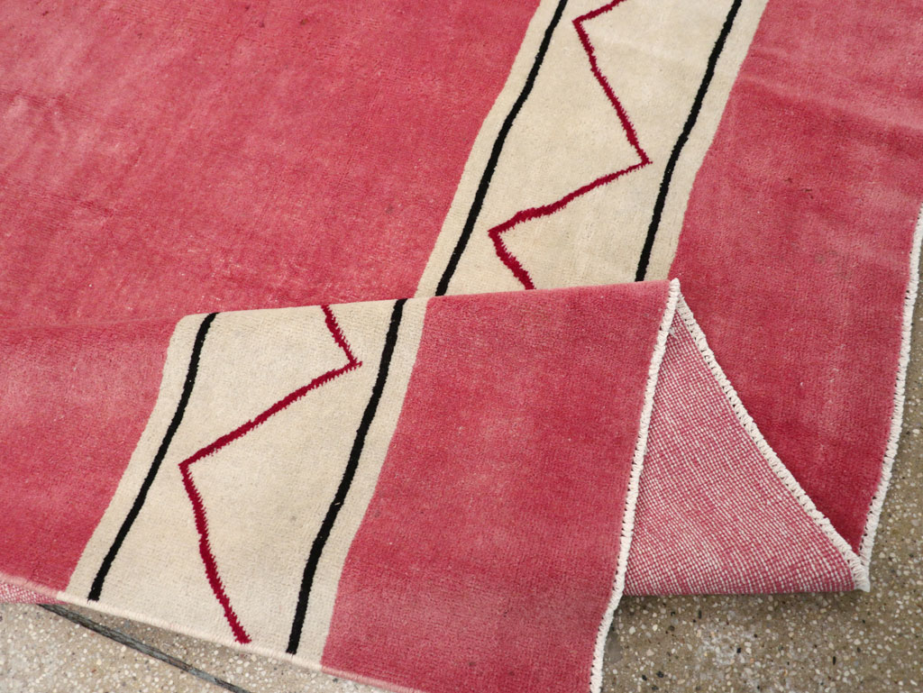 Vintage Turkish Anatolian Art Deco Style Small Room Size Carpet, No.30753 - Galerie Shabab