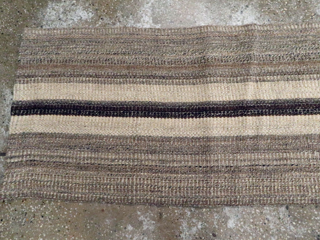 Modern Turkish Flatweave Kilim Runner, No.30769 - Galerie Shabab