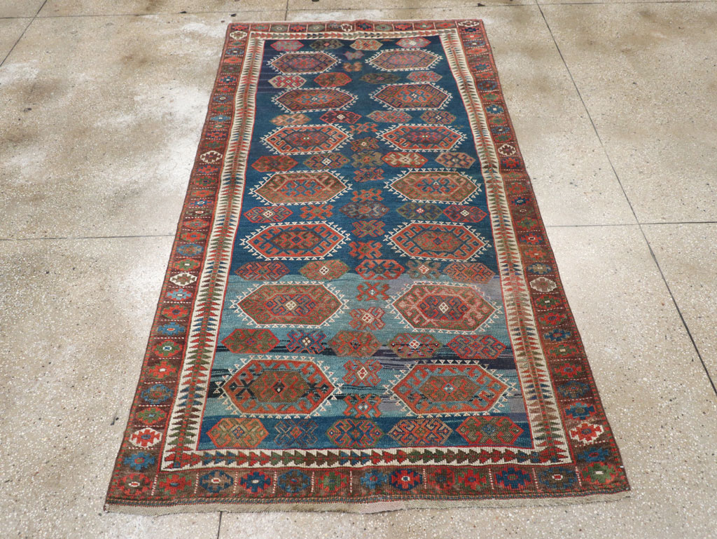 Antique Caucasian Kazak Tribal Gallery Rug, No.30772 - Galerie Shabab