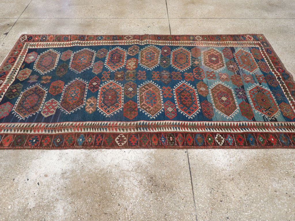 Antique Caucasian Kazak Tribal Gallery Rug, No.30772 - Galerie Shabab