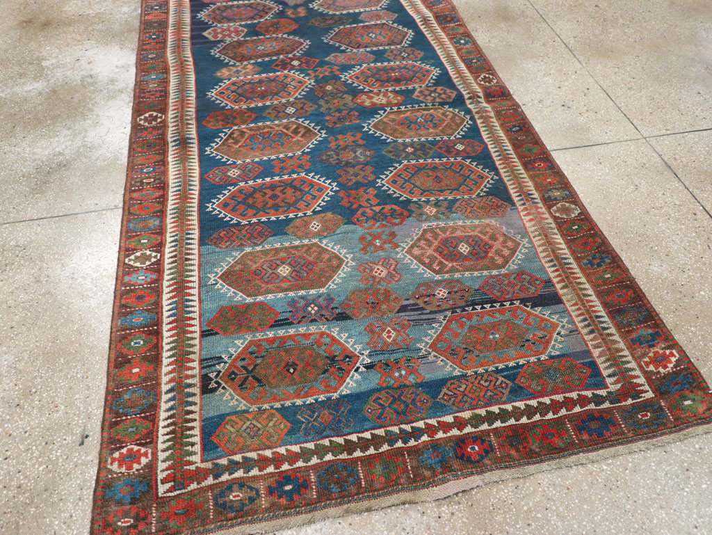 Antique Caucasian Kazak Tribal Gallery Rug, No.30772 - Galerie Shabab