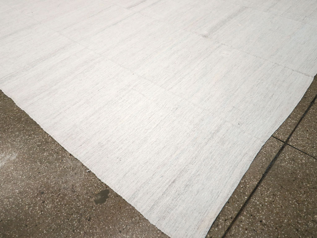 Vintage Turkish Flatweave Kilim Room Size Carpet, No.30774 - Galerie Shabab