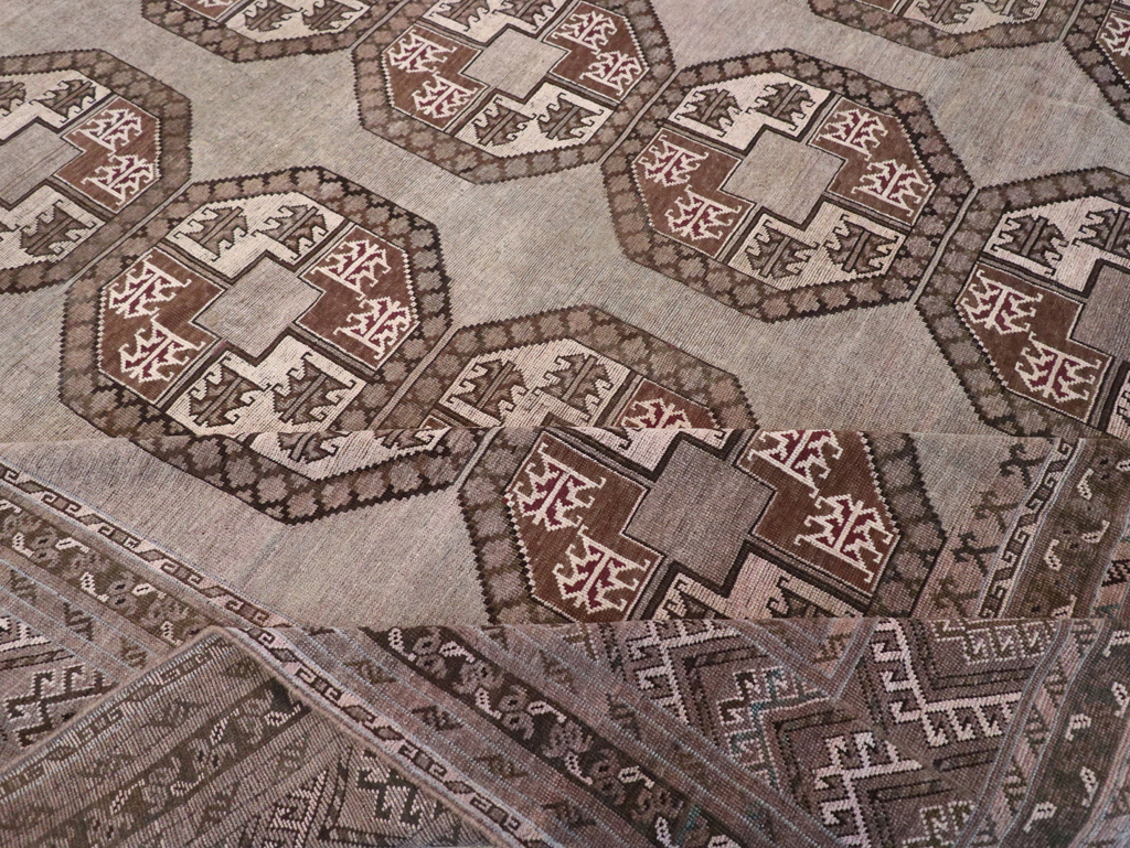 Vintage Central Asian Turkoman Oversize Carpet, No.30781 - Galerie Shabab