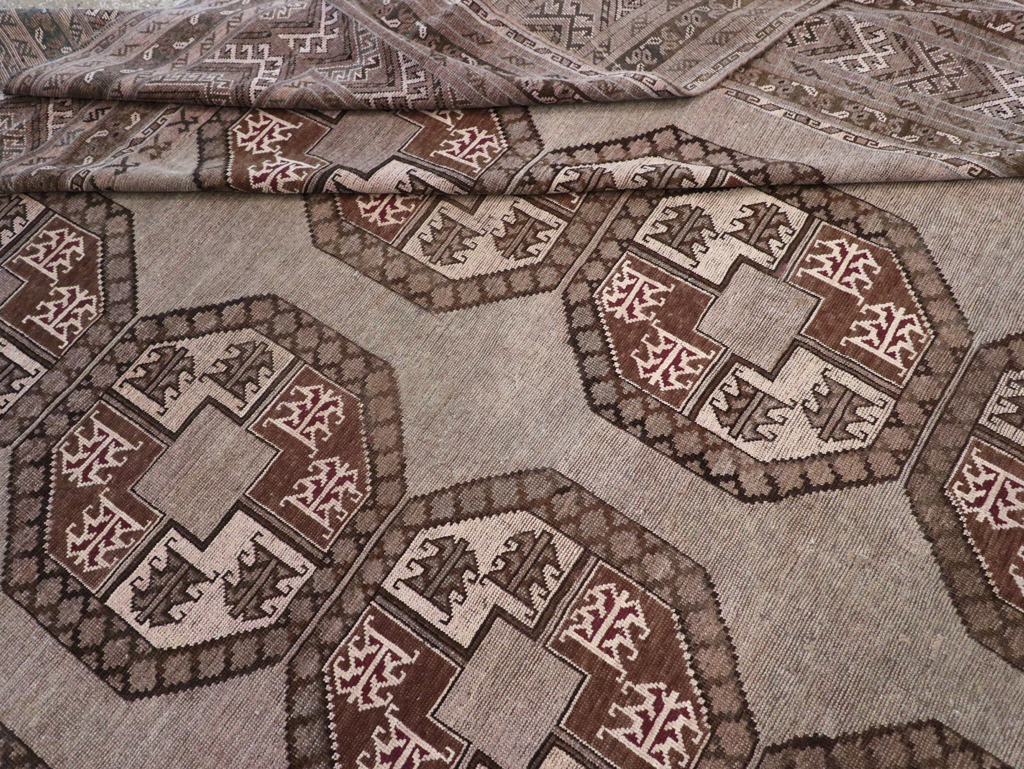 Vintage Central Asian Turkoman Oversize Carpet, No.30781 - Galerie Shabab
