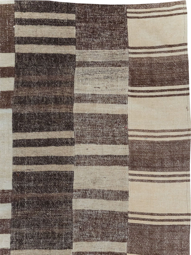 Modern Turkish Flatweave Room Size Carpet, No.30787 - Galerie Shabab