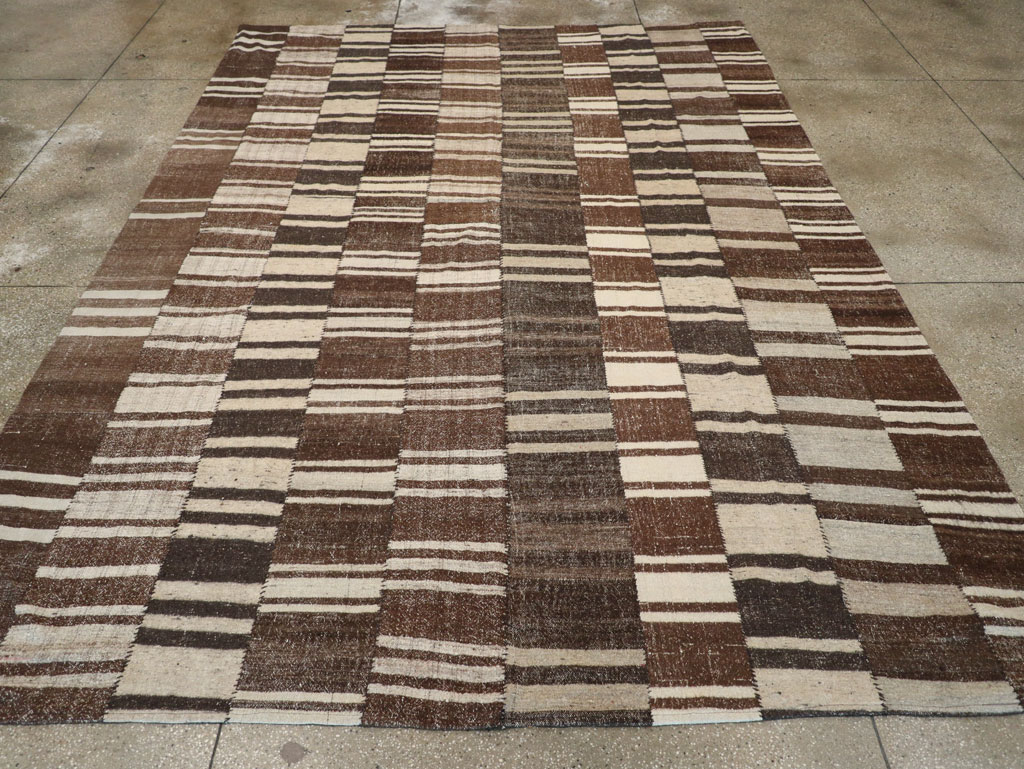 Modern Turkish Flatweave Room Size Carpet, No.30788 - Galerie Shabab