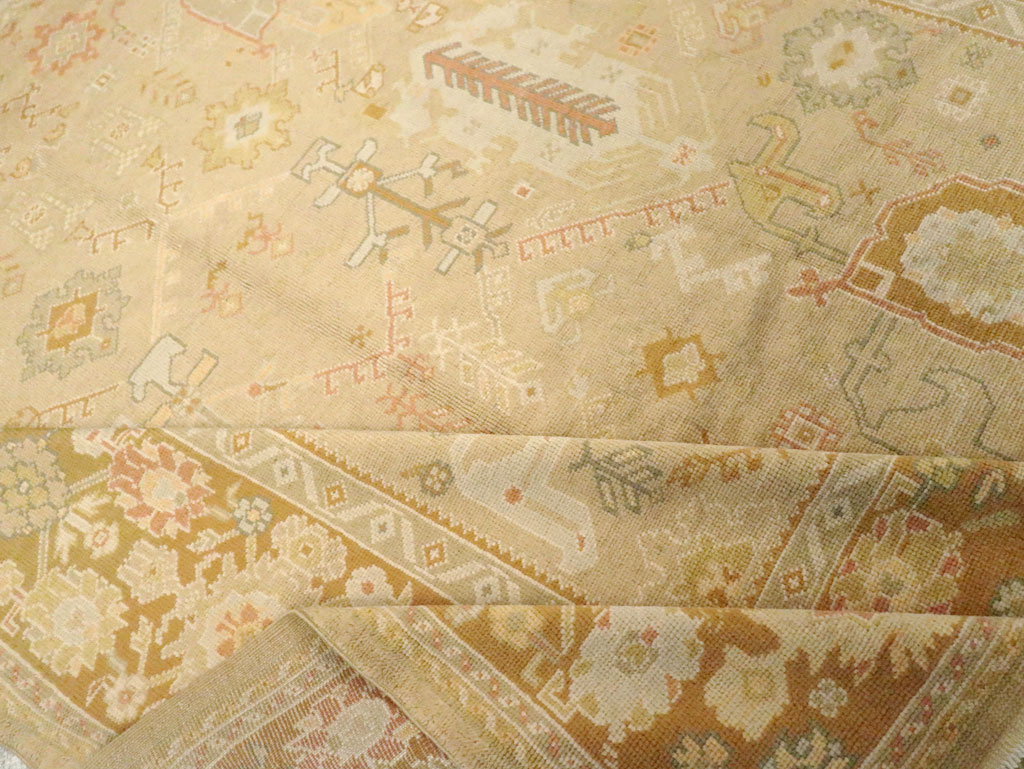 Contemporary Turkish Oushak Room Size Carpet, No.30792 - Galerie Shabab