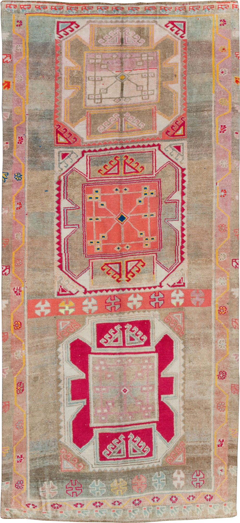 Vintage Turkish Anatolian Wide Gallery Runner, No.30799 - Galerie Shabab