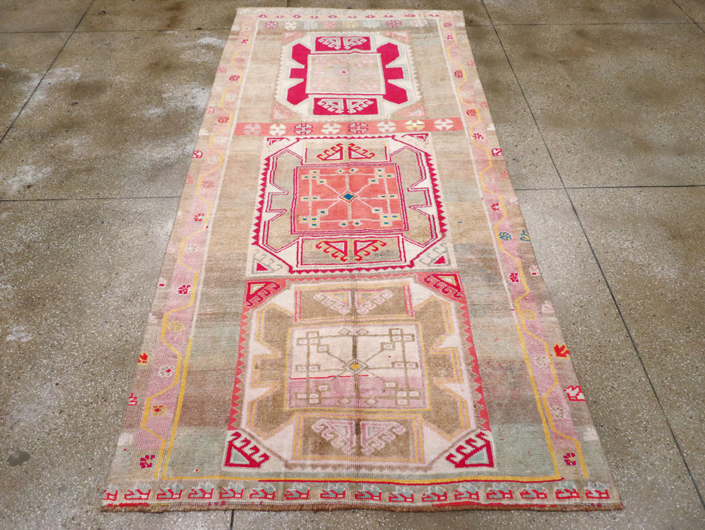 Vintage Turkish Anatolian Wide Gallery Runner, No.30799 - Galerie Shabab